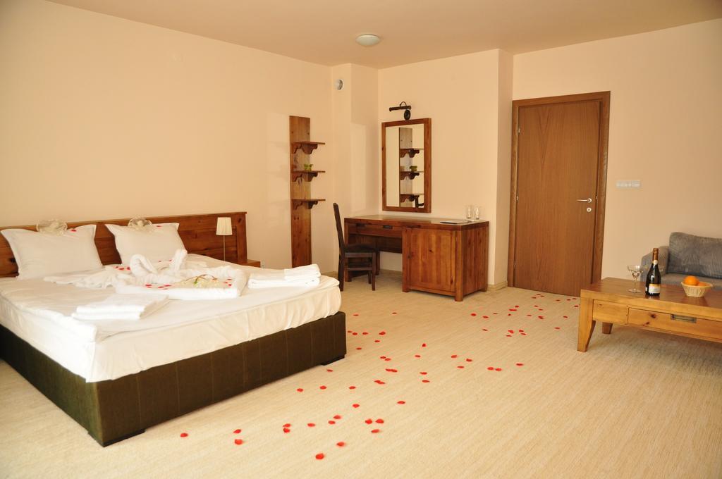 בנסקו 3 Mountains Hotel מראה חיצוני תמונה